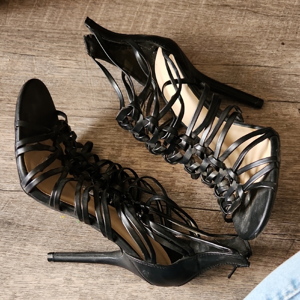 Wild Diva Lounge Black Strappy Sandals